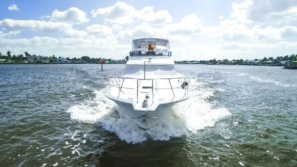 Slide: The Image of Sea Ray 550 Sedan Bridge 1995 - 2