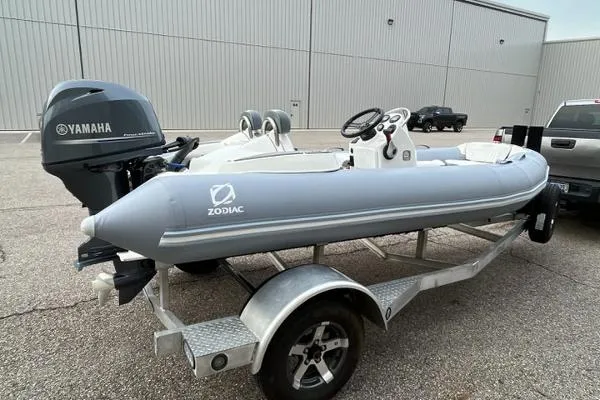 Slide: The Image of Zodiac Yachtline 440 Deluxe PVC GL Edition 60hp In Stock 2022 - 3