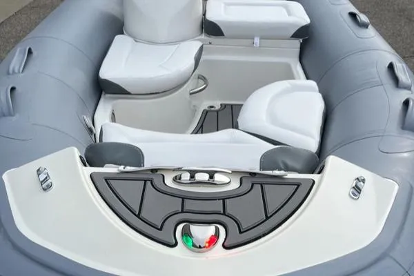 Slide: The Image of Zodiac Yachtline 440 Deluxe PVC GL Edition 60hp In Stock 2022 - 9