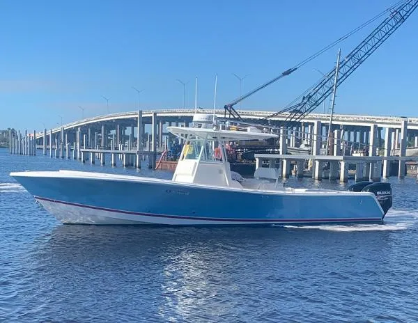 Slide: The Image of Regulator Marine 32 Classic 2003 - 0