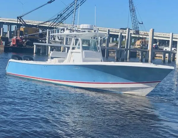 Slide: The Image of Regulator Marine 32 Classic 2003 - 2