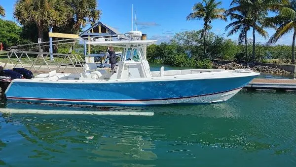 Slide: The Image of Regulator Marine 32 Classic 2003 - 8