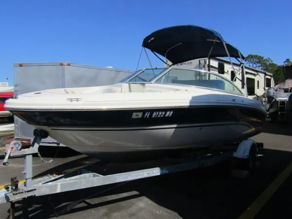Slide: The Image of Sea Ray 200 Bow Rider 2003 - 1