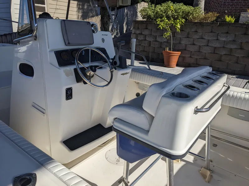 Slide: The Image of Boston Whaler 23 Outrage 1998 - 5