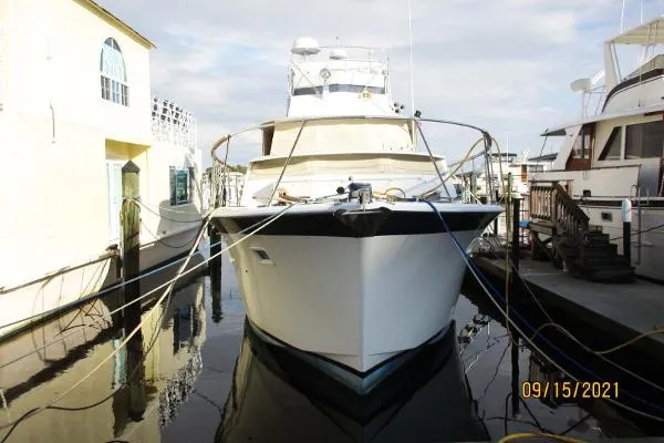 Slide: The Image of Hatteras Motoryacht Tri-Cabin 1970 - 1