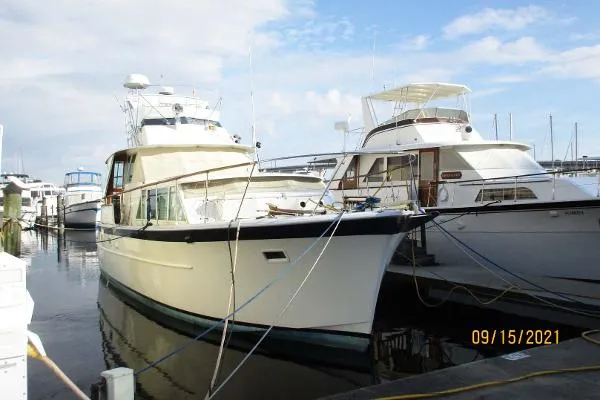 Slide: The Image of Hatteras Motoryacht Tri-Cabin 1970 - 2