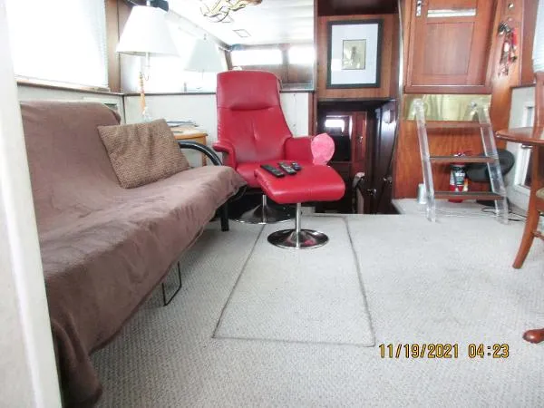 Slide: The Image of Hatteras Motoryacht Tri-Cabin 1970 - 5