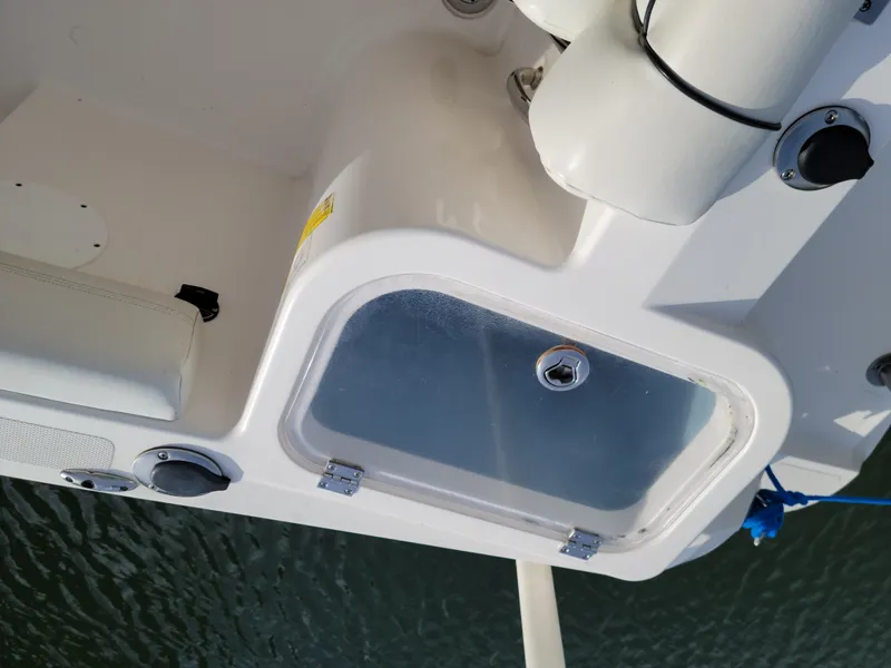 Slide: The Image of Wellcraft 222 Fisher 2017 - 10