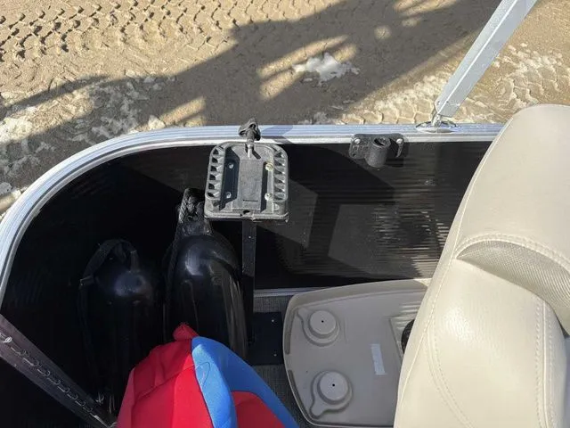 Slide: The Image of Harris Cruiser 210 2020 - 13