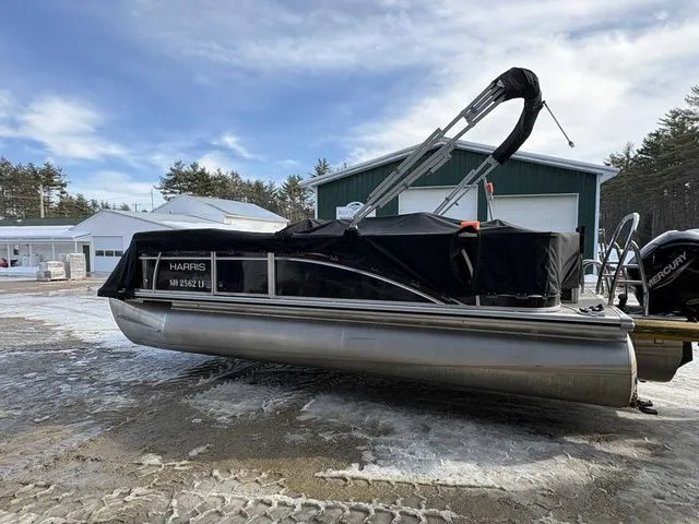 Slide: The Image of Harris Cruiser 210 2020 - 15