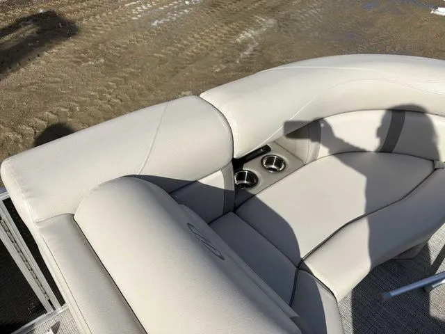 Slide: The Image of Harris Cruiser 210 2020 - 7