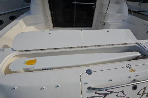 Slide: The Image of Sea Ray 550 Sedan Bridge 2005 - 3