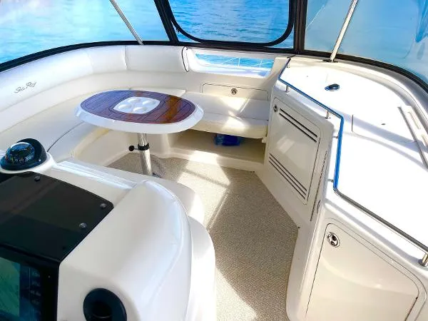 Slide: The Image of Sea Ray 580 Sedan Bridge 2006 - 7