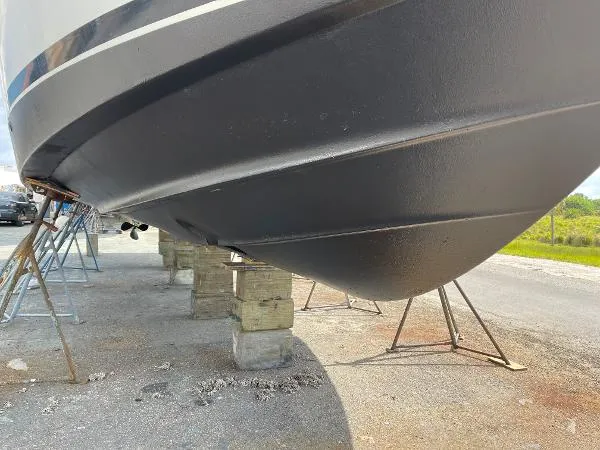 Slide: The Image of Carver Yachts 41 AFT CABIN MOTOR YACHT 2005 - 11