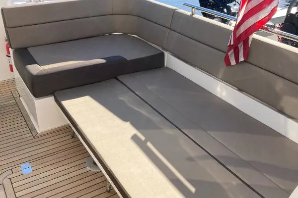 Slide: The Image of Galeon 430 HTC 2018 - 9
