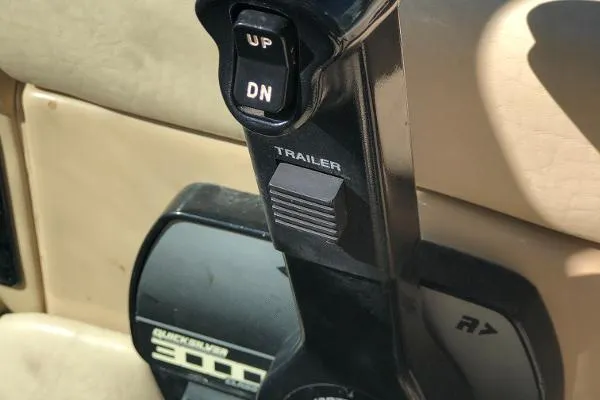 Slide: The Image of Sea Ray 190 1999 - 8