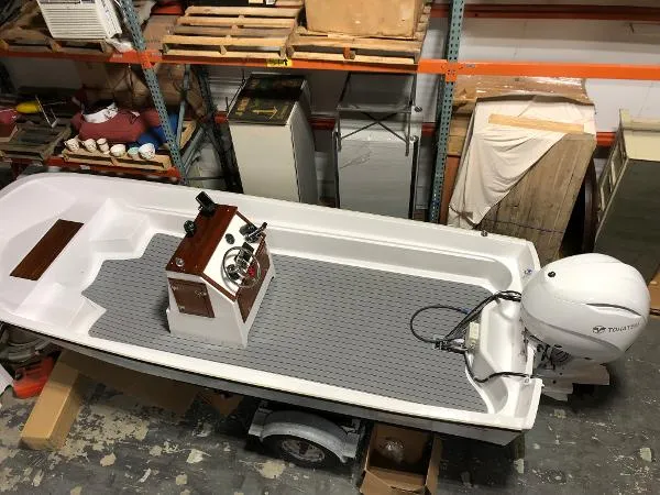Slide: The Image of Boston Whaler 17 Montauk 1966 - 1