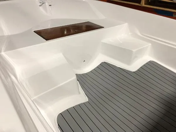 Slide: The Image of Boston Whaler 17 Montauk 1966 - 4