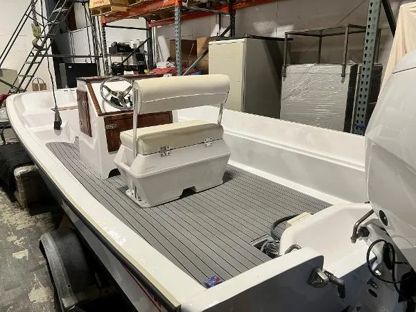 Slide: The Image of Boston Whaler 17 Montauk 1966 - 5