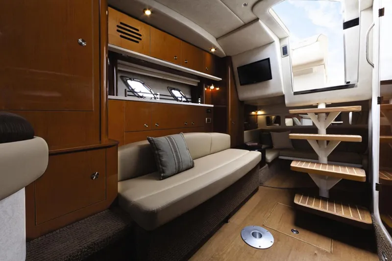 Slide: The Image of Sea Ray 330 Sundancer 2014 - 6