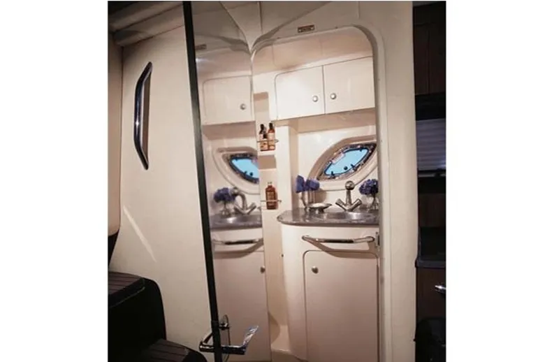 Slide: The Image of Sea Ray 330 Sundancer 2014 - 9