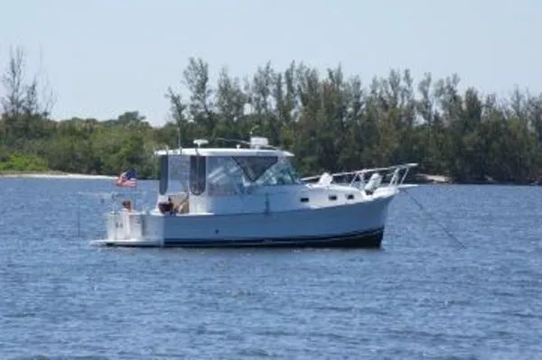 Slide: The Image of Mainship Pilot 30 2001 - 3