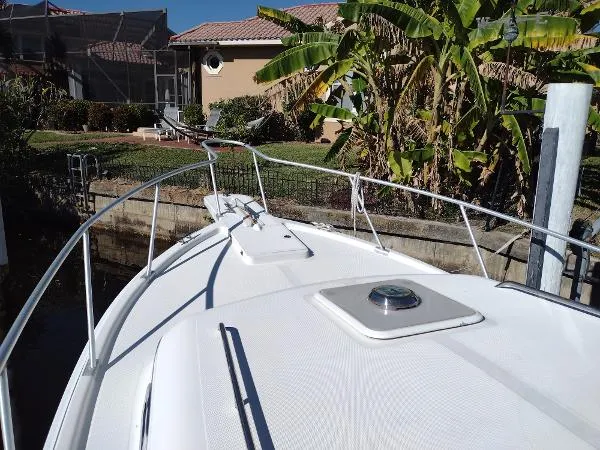 Slide: The Image of Mainship Pilot 30 2001 - 9