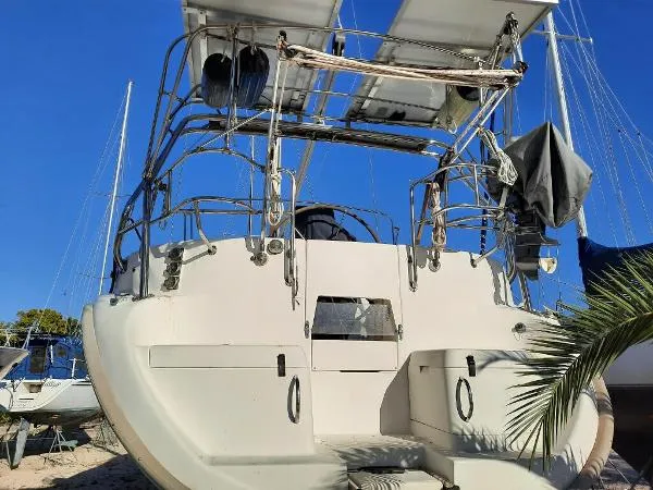 Slide: The Image of Hunter 410 2000 - 9