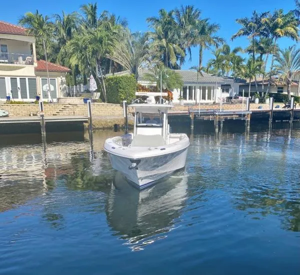 Slide: The Image of Everglades 325 Center Console 2014 - 1