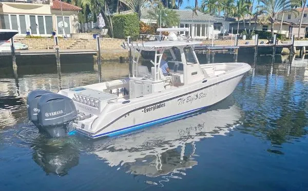 Slide: The Image of Everglades 325 Center Console 2014 - 3