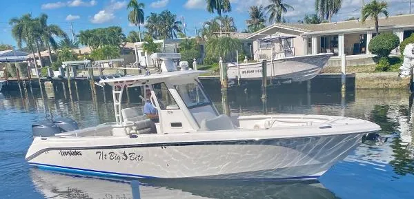 Slide: The Image of Everglades 325 Center Console 2014 - 4