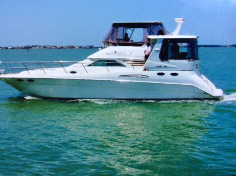 Slide: The Image of Sea Ray Aft Cabin 1997 - 0