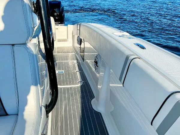 Slide: The Image of Midnight Express 34 Center Console 2014 - 9