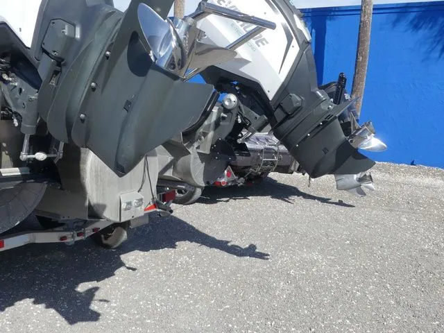 Slide: The Image of Manitou SRW 25 XT SHP Dual Engine 2020 - 12