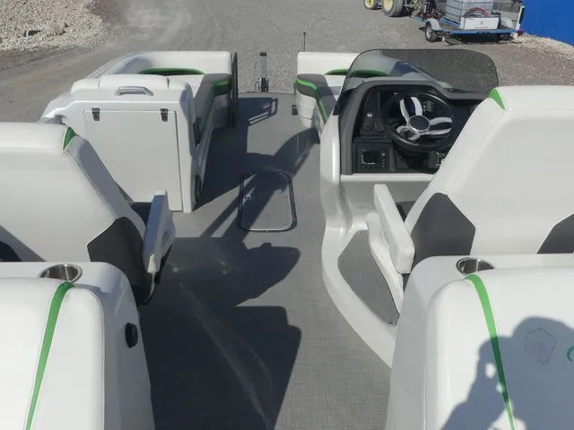 Slide: The Image of Manitou SRW 25 XT SHP Dual Engine 2020 - 15