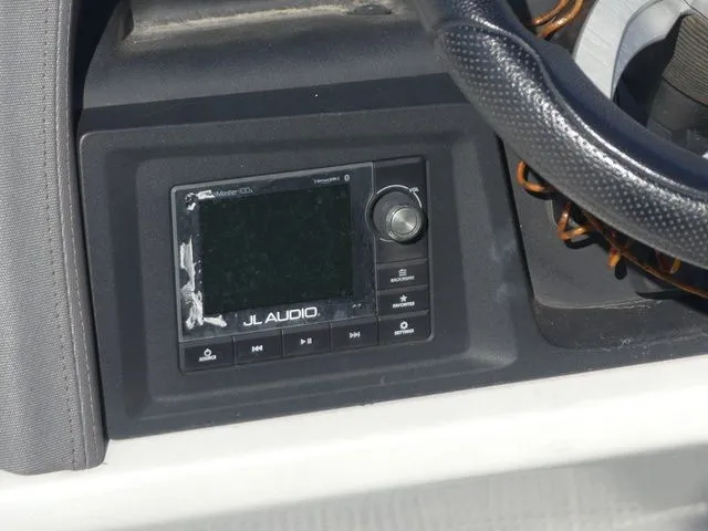 Slide: The Image of Manitou SRW 25 XT SHP Dual Engine 2020 - 20