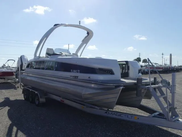 Slide: The Image of Manitou SRW 25 XT SHP Dual Engine 2020 - 3