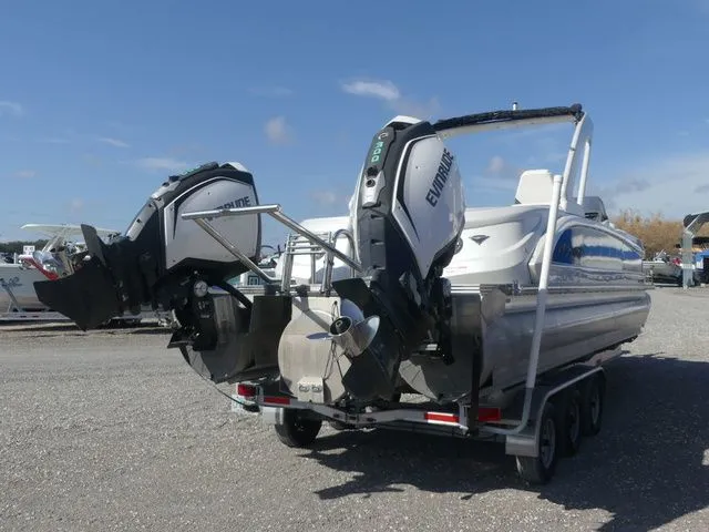 Slide: The Image of Manitou SRW 25 XT SHP Dual Engine 2020 - 4