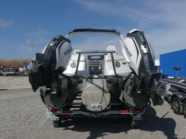 Slide: The Image of Manitou SRW 25 XT SHP Dual Engine 2020 - 5