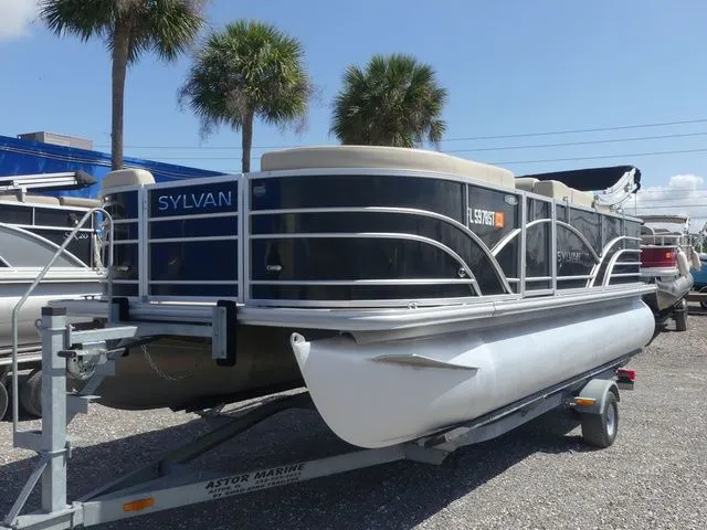 The Image of Sylvan 8522 Cruise-n-Fish 2019 - 1