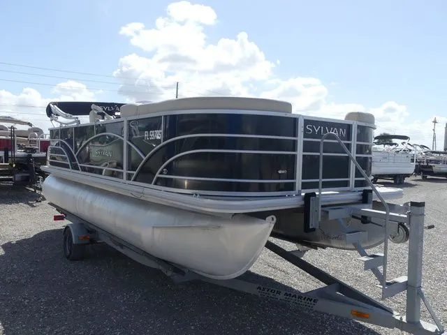 Slide: The Image of Sylvan 8522 Cruise-n-Fish 2019 - 3