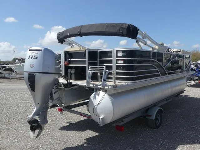 Slide: The Image of Sylvan 8522 Cruise-n-Fish 2019 - 4