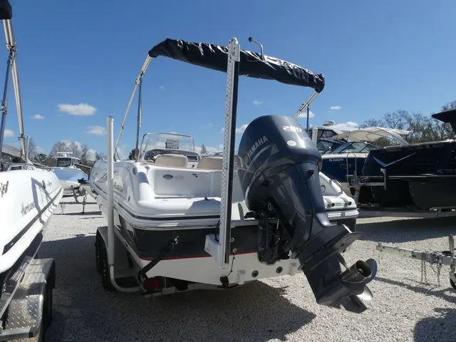 Slide: The Image of 2013 Hurricane SUNDECK SPORT SS 231 OB with Yamaha outboard motor. - 4