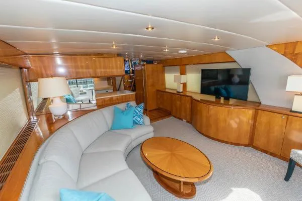 Slide: The Image of Queenship 64 Flybridge Motor Yacht 1998 - 11