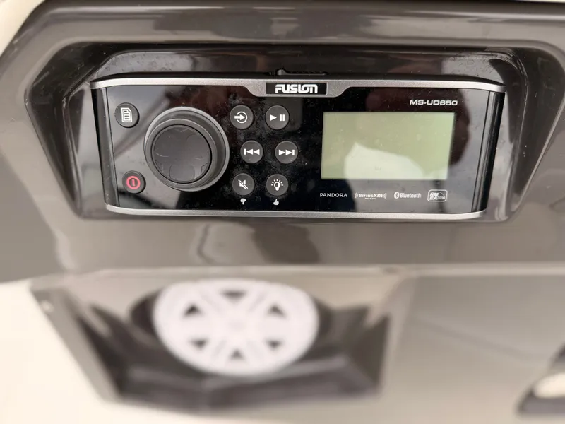 Slide: The Image of Monterey 258SS Super Sport 2019 - 18