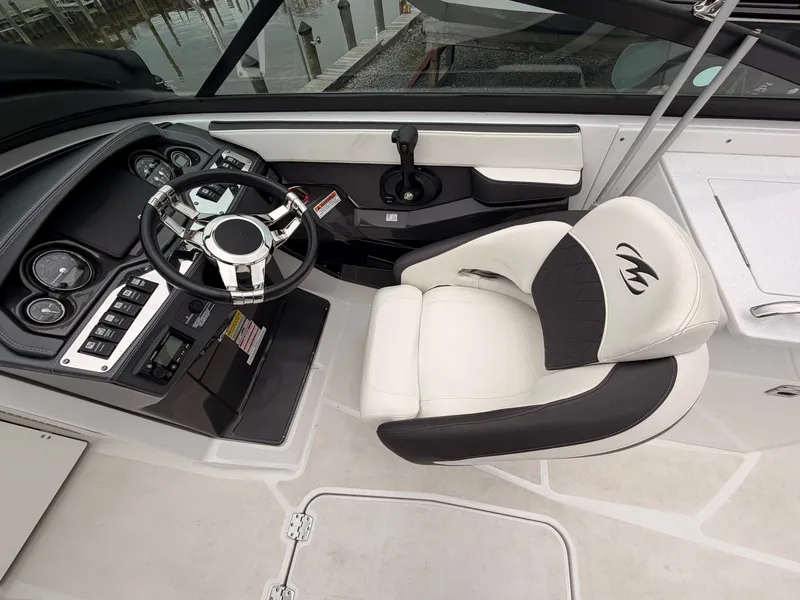 Slide: The Image of Monterey 258SS Super Sport 2019 - 21