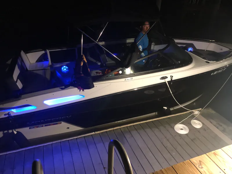 Slide: The Image of Monterey 258SS Super Sport 2019 - 36