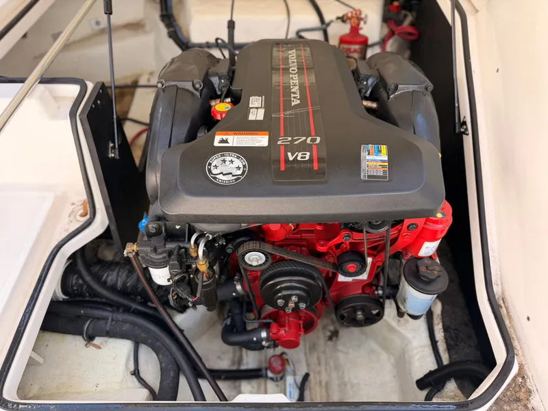 Slide: The Image of Volvo Penta 270 V8 engine in 2019 Monterey 258SS Super Sport. - 45