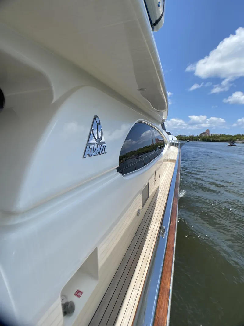 Slide: The Image of Azimut 85 Ultimate 1999 - 75