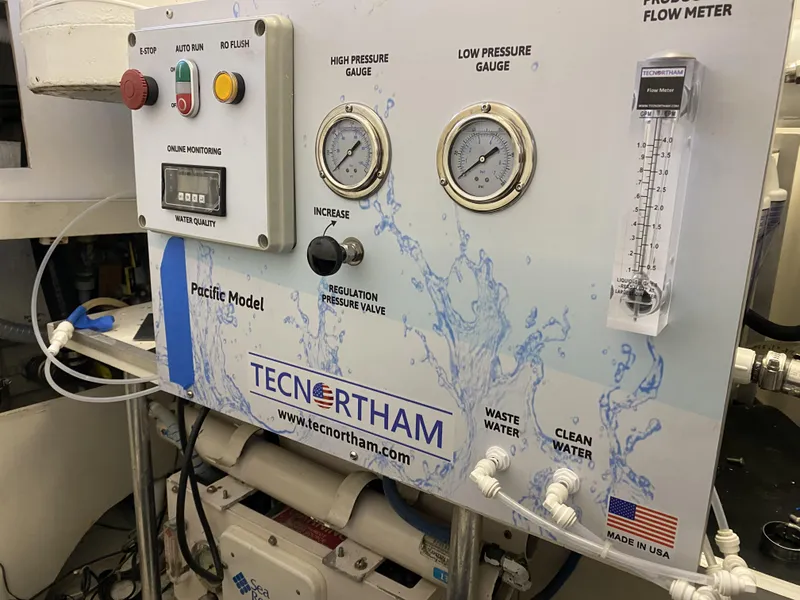 Slide: The Image of Azimut 85 Ultimate 1999 - 88